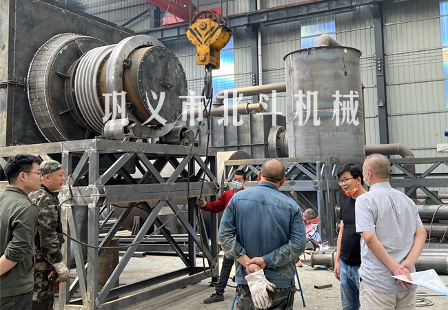 椰殼炭化爐對(duì)細(xì)節(jié)的把控獲得客戶(hù)的認(rèn)可